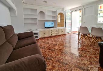 Apartamento Completo El Pato de Loix allows 18 year olds to book a room