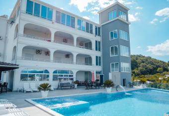 Apartments Gjenashaj has Balcony rooms