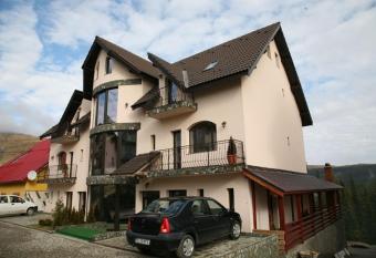 Vila Ozon has Balcony rooms