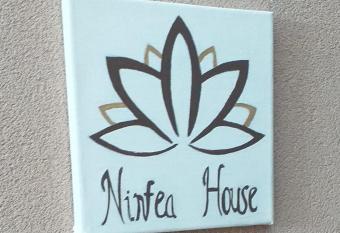 NINFEA HOUSE has Balcony rooms