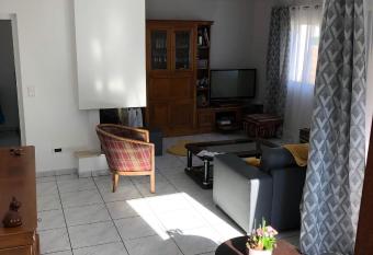 Maison 4 chambres has Balcony rooms