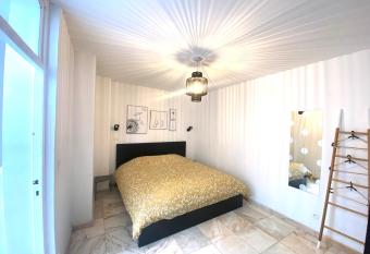 Au logement mosan allows 18 year olds to book a room