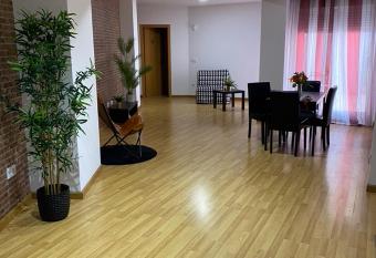 Apartamento San cayetano allows 18 year olds to book a room