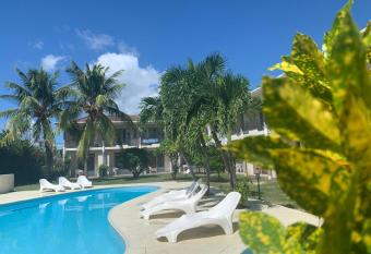 Escale Vacances has Balcony rooms