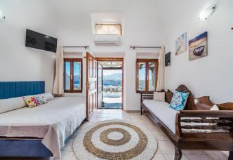 ADAM HOUSE has Balcony rooms