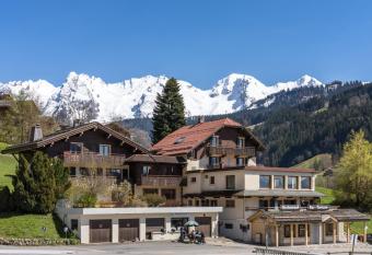 Le Rookie Mountain has Balcony rooms