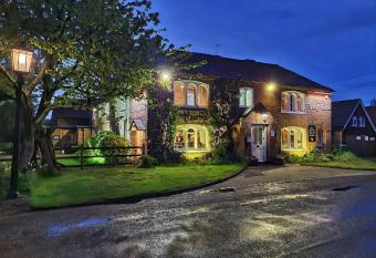 The Flying Horse allows 18 year olds to book a room