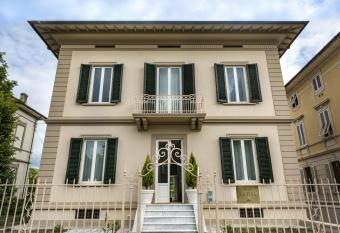 Villa La Tuia B&B has Balcony rooms