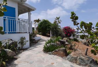 TIKO LODGE SXM allows 18 year olds to book a room