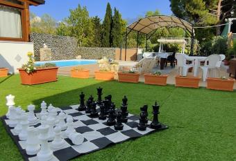 Casa Mendez has rooms with a private hot tub