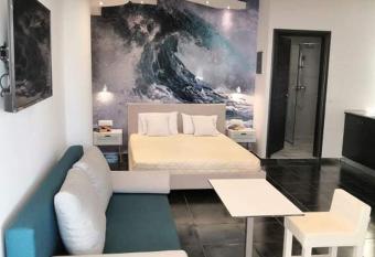 Hotel George suite 1 has Balcony rooms