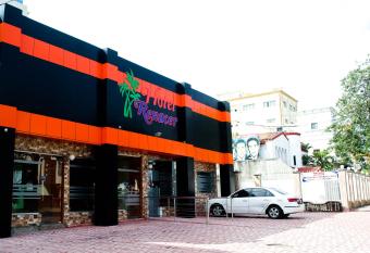 Hotel Renacer has Balcony rooms