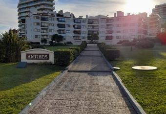 Apto. en Edif. Antibes. Hermoso entorno has Balcony rooms