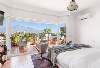 Molo Luxury Suites Puerto Banus has Balcony rooms