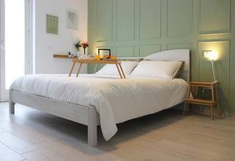 ReGenzio has Balcony rooms