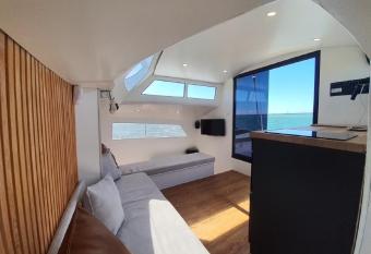 Barco Casa Catamar   Sleepboat allows 18 year olds to book a room