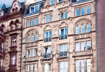 Five Elements Hostel Frankfurt allows 18 year olds to book a room