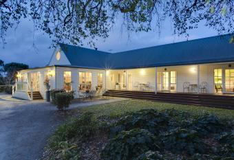 Glen Isla House Bed & Breakfast Phillip Island allows 18 year olds to book a room