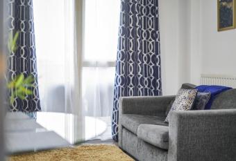 Wray And Whyte Place - Wheel Chair Accessible, Couples, Contractors, Business & Corporate Guest - Rare!! Free Secured Parking - City Centre has Balcony rooms