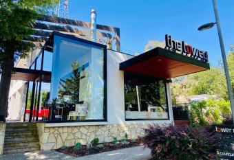 Tower Motel Marysville allows 18 year olds to book a room