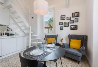 Varenna amorevole dimora in Lecco allows 18 year olds to book a room