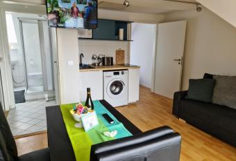 Rooftop Solln - 20min Oktoberfest/Zentrum allows 18 year olds to book a room