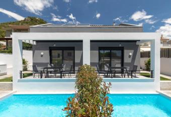 Cove Suites has Balcony rooms