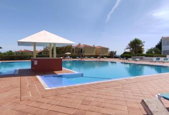 8 1 Figueirinhas - Casas & Pap  is allows 18 year olds to book a room