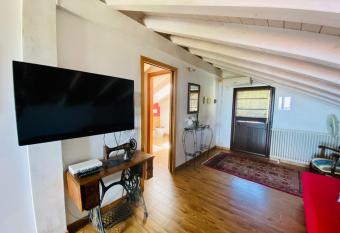 Primo Etna Apartment has Balcony rooms