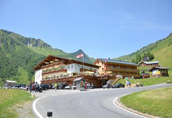 Natur-Genuss-Hotel Sonnasita allows 18 year olds to book a room