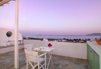 Alikaki Kimolos allows 18 year olds to book a room