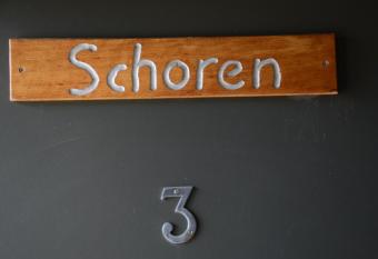 Schoren allows 18 year olds to book a room