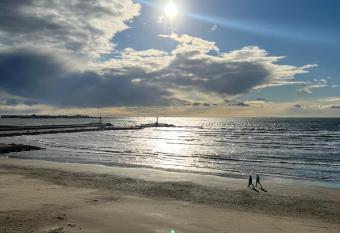 Le Pizarro allows 18 year olds to book a room