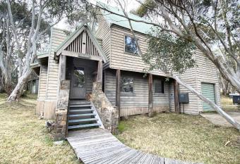 Fort King allows 18 year olds to book a room