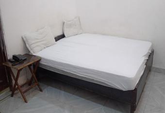 SPOT ON 80725 Hotel 299 allows 18 year olds to book a room