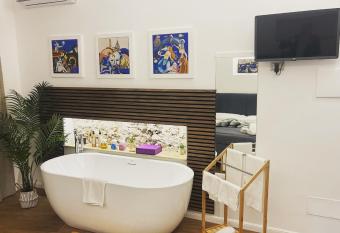 B&B Vietri Centro 2 has Balcony rooms