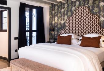 Boutique Hotel Casa C  novas allows 18 year olds to book a room