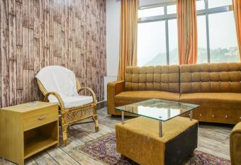 Collection O Kalimpong Inn allows 18 year olds to book a room