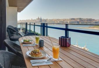 Land s End, Boutique Hotel has Balcony rooms