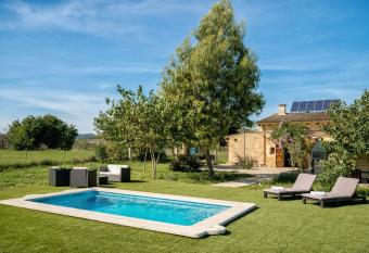 Es Camp Pla has Balcony rooms