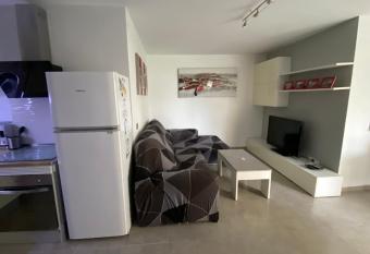 Apartamento a estrenar en primera l  nea de Playa has Balcony rooms