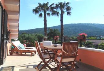 Una fuga inaspettata has Balcony rooms