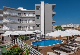 Marine Congo Hotel has Balcony rooms