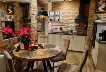 APARTAMENT nad MOT  AW   LU  KA has Balcony rooms