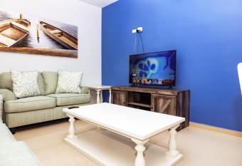 Bella Vista 15 allows 18 year olds to book a room