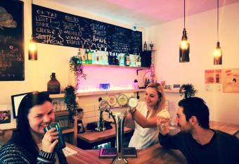 Jimmy Jumps House has Balcony rooms