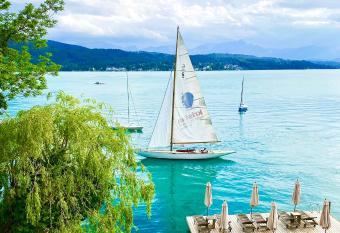 Hotel Schloss Leonstain has Balcony rooms