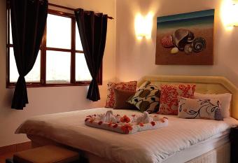 Chalets Des Vacances allows 18 year olds to book a room