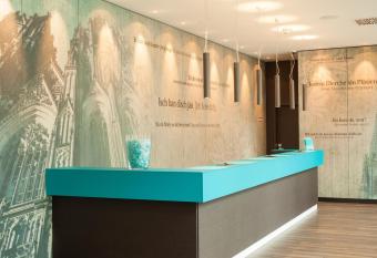 Motel One K  ln-Mediapark has Balcony rooms