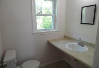 Glenwood Inn & Conference Center has rooms with a private hot tub